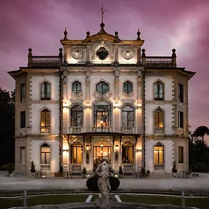 hotel-villa-borghi.it-lombardy.com/