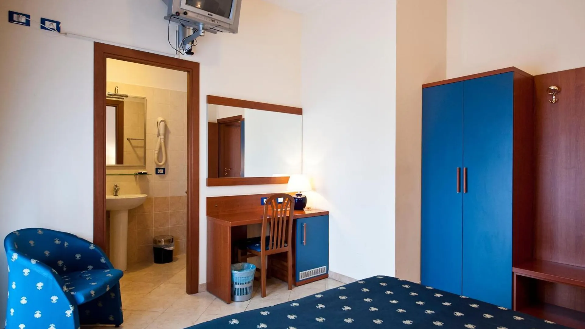 Hotel 4 Pini Labaro Italy